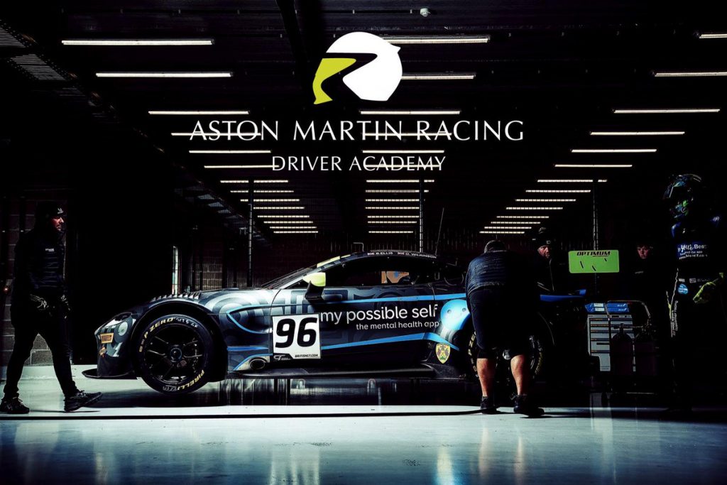 Az Aston Martin Racing AMR Driver Academy-vel kezdi az új évet
