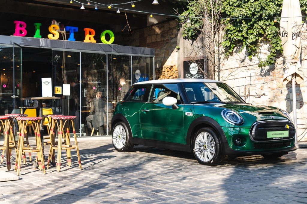 Magyarországon is debütált a MINI Cooper SE