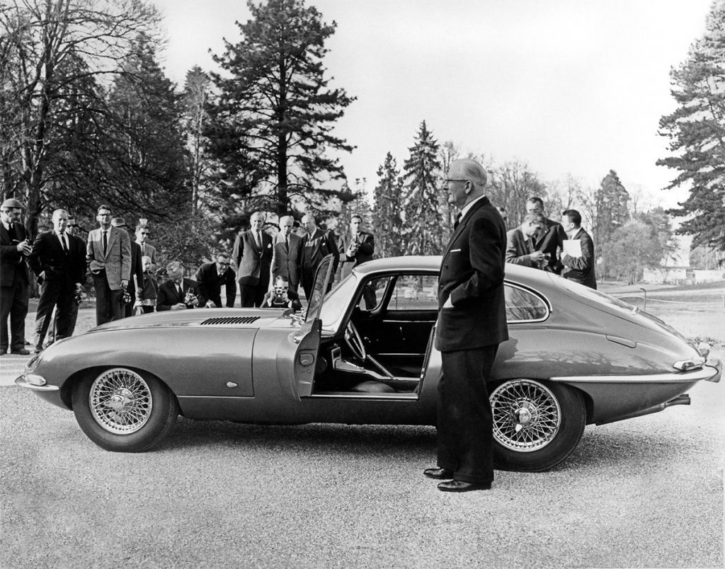 Jaguar Classic E-Type 60 – Hat gyertya a tortán