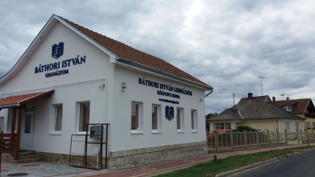 Okosodj! Érettségizz esti tagozaton, jelentkezz online