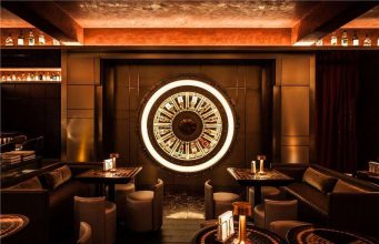 Trezor kocsma The Exchange Bar