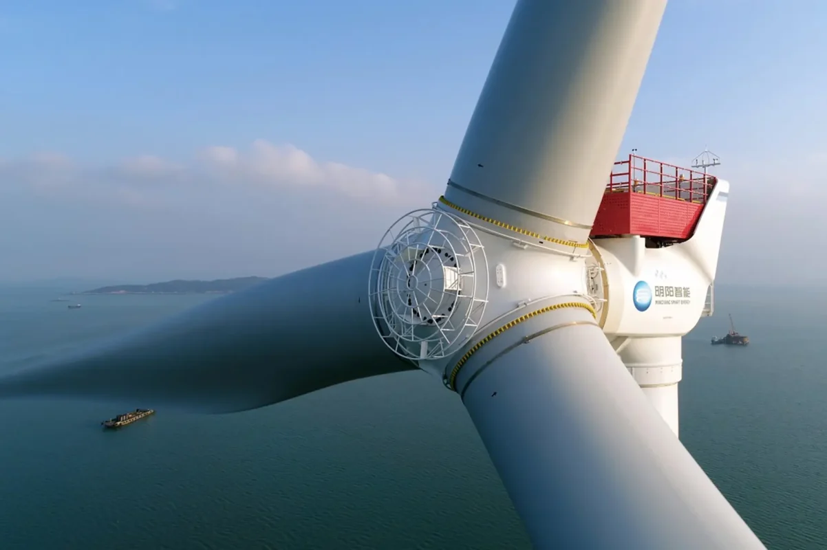 A méret a lényeg: A kínai MingYang Smart Energy bemutatott egy tengeri szélturbinát