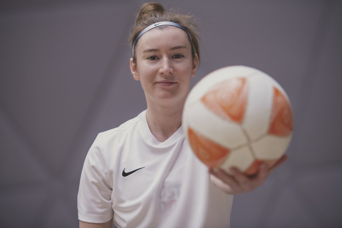 Janicsek Zsanett teqballozó