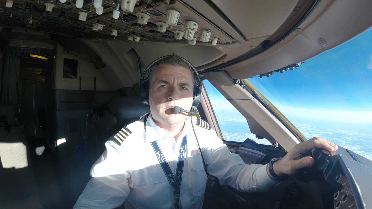 Szüle Zsolt B747-es pilóta