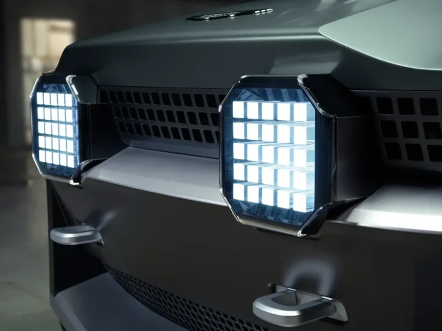 Az Aston Martin Dreadnought négyzetrácsos fényszórói közelről
