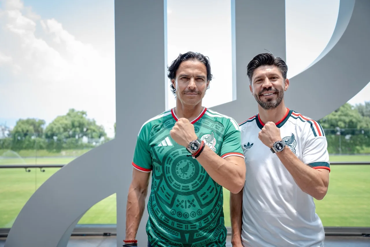 Braulio Luna és Oribe Peralta a mexikói válogatott zöld és fehér mezében