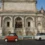 Két Fiat Topolino egy római barokk díszkút, a Fontana dell'Acqua Paola előtt