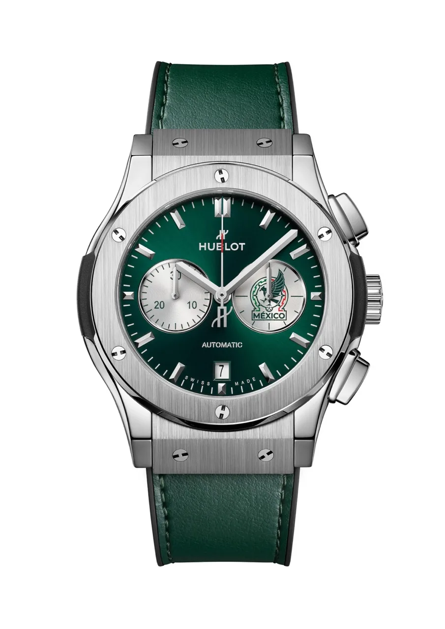 Titán tokos Hublot kronográf zöld szíjjal, szemből