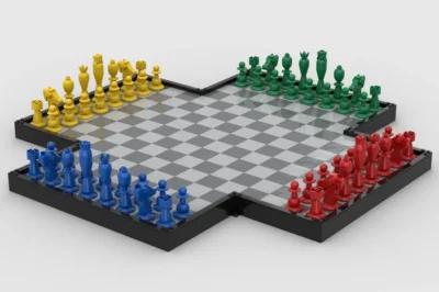 A négyszemélyes LEGO sakk kereszt alakú táblája négy színű hadsereggel