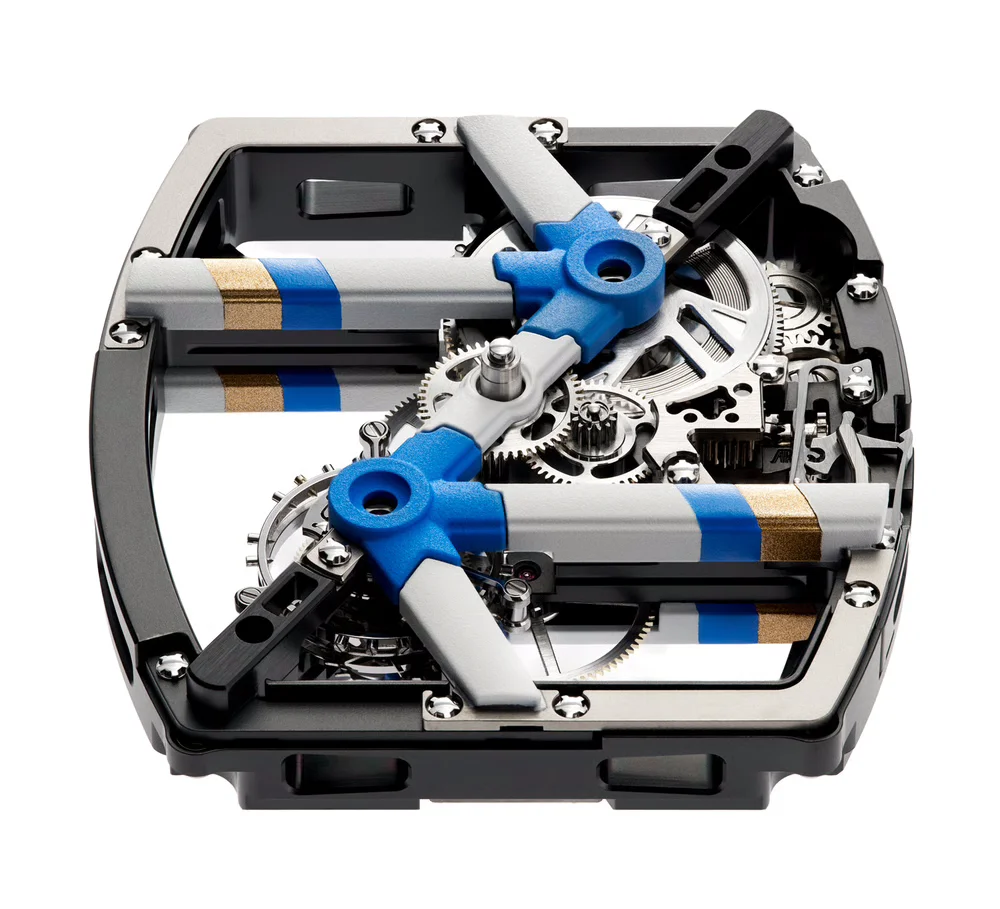 A Richard Mille RM 64-01 274 alkatrészes titánszerkezete a lánchajtás-formájú egységgel