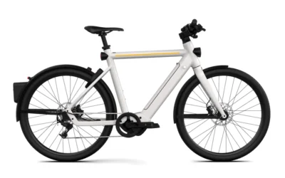 A Volkswagen Smart eBike Sport modell oldalnézetből, fehér stúdióháttéren