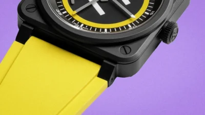 A Bell & Ross BR-03 Helipad karóra sárga gumiszíjjal